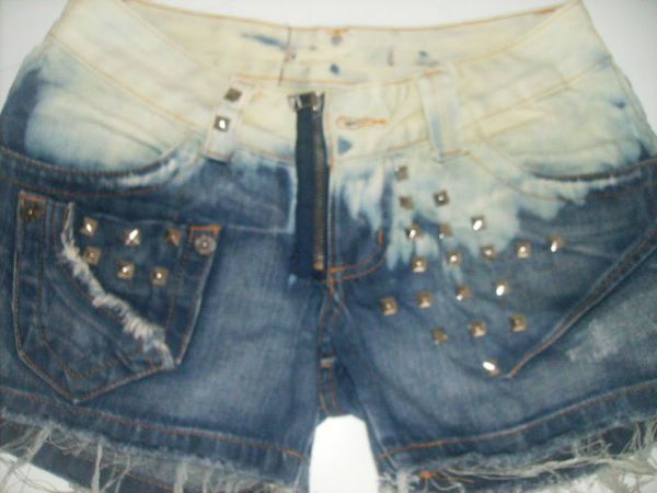 shorts customizado com spikers veste 40 e 42 vendido