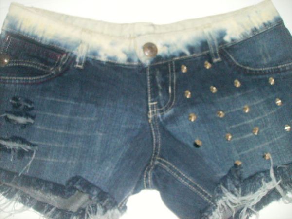 shorts customizado com spikers veste 38 e 40